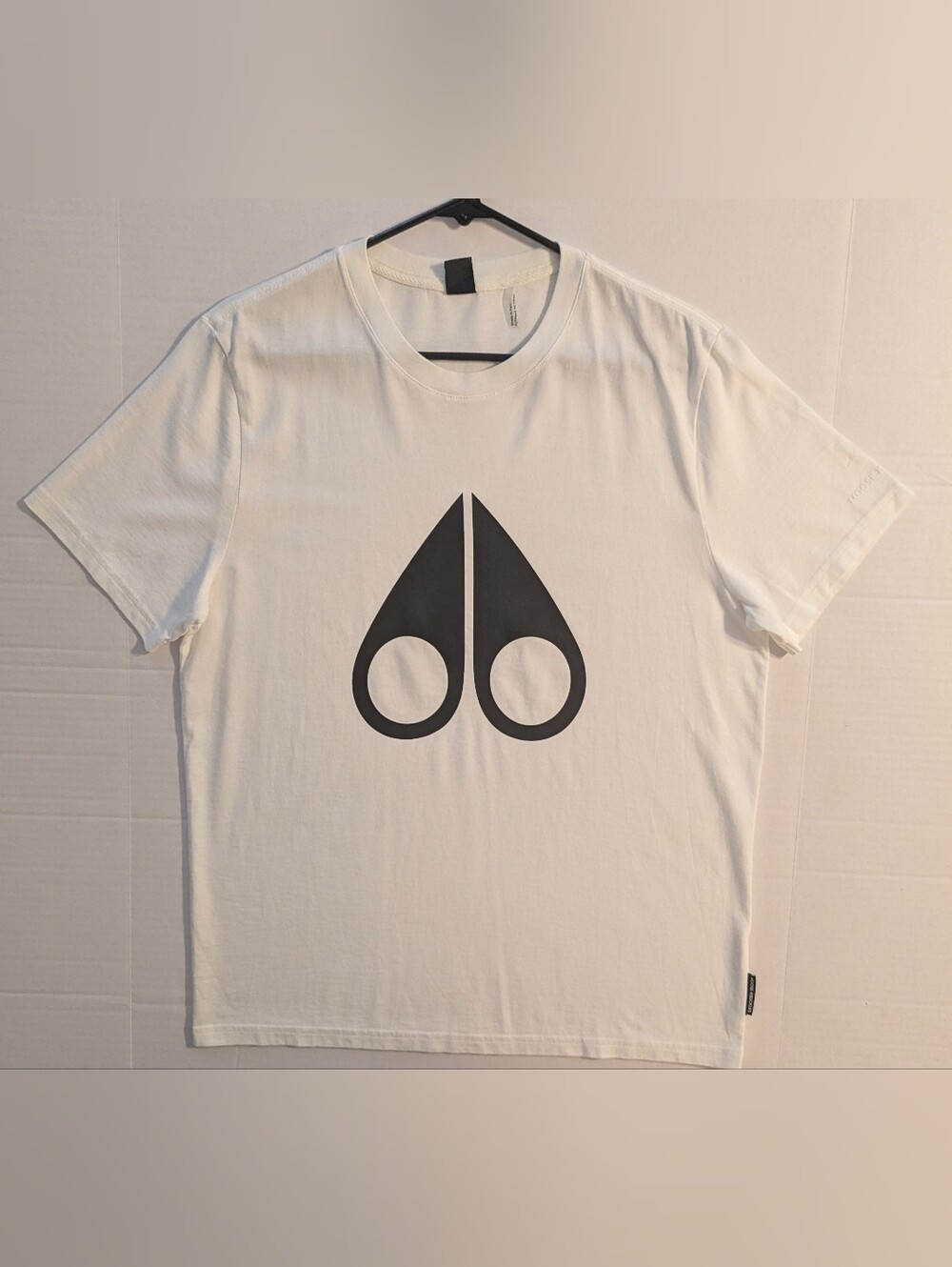 Moose Knuckles Men's White Graphic Logo T-Shirt- M (NWOT)